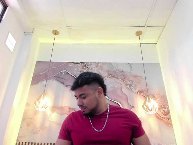 Live sex webcam photo for BrianMalonee #292275065