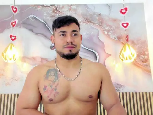 Live sex webcam photo for BrianMalonee #293783999