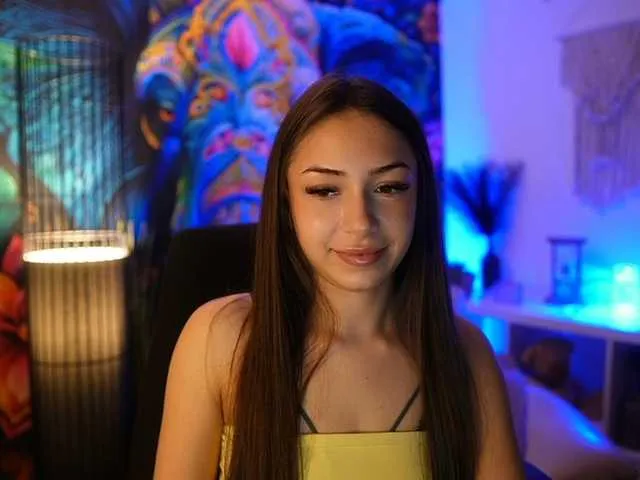 Live sex webcam photo for BriarRose18 #290718319