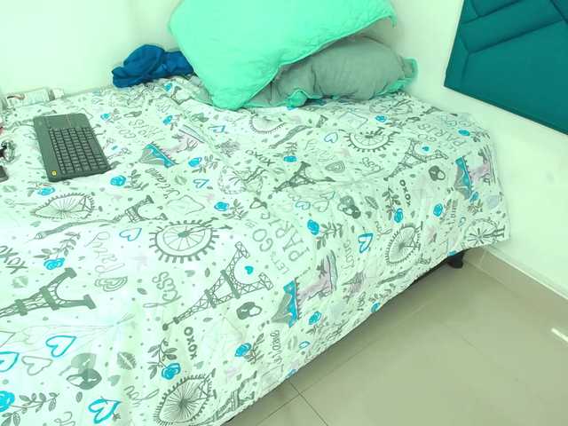 Live sex webcam photo for Briggitte- #272798529