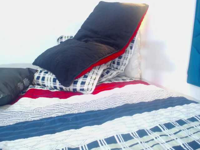 Live sex webcam photo for Briggitte- #272987733