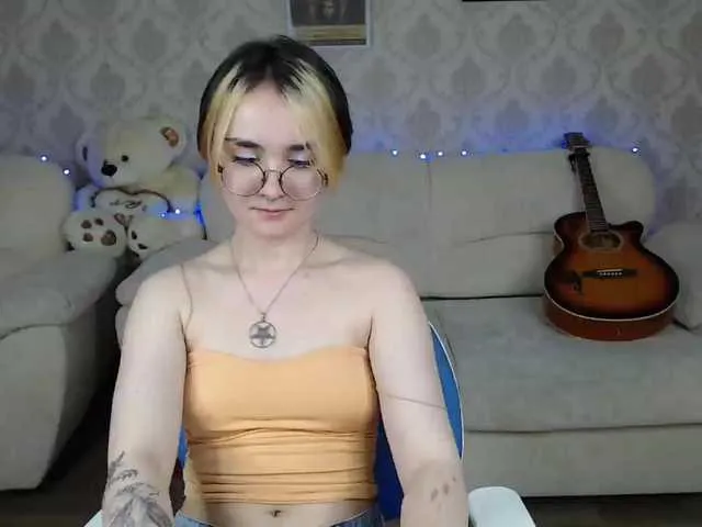 Live sex webcam photo for BrightKitty #273420613