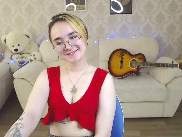 Live sex webcam photo for BrightKitty #273460920