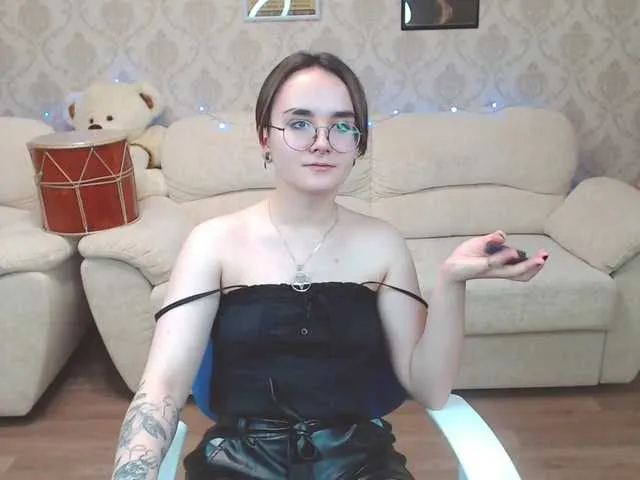 Live sex webcam photo for BrightKitty #273541841