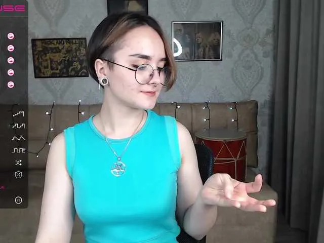 Live sex webcam photo for BrightKitty #273647832
