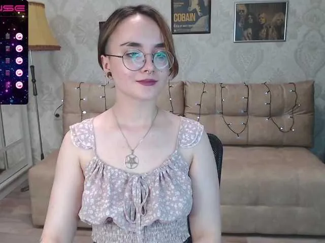 Live sex webcam photo for BrightKitty #273732418