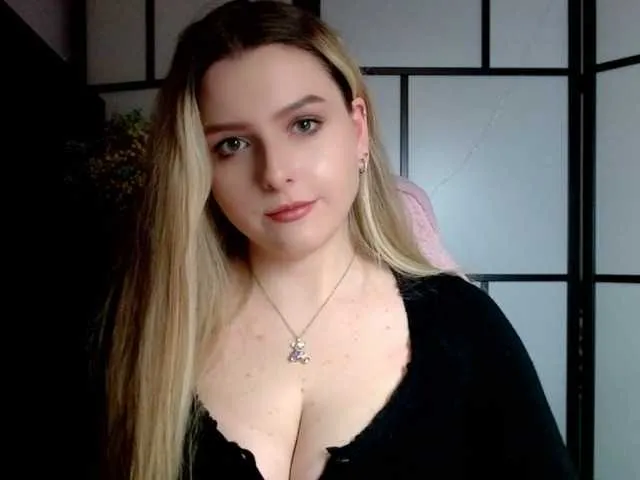 Live sex webcam photo for BritneyBlond #290411367