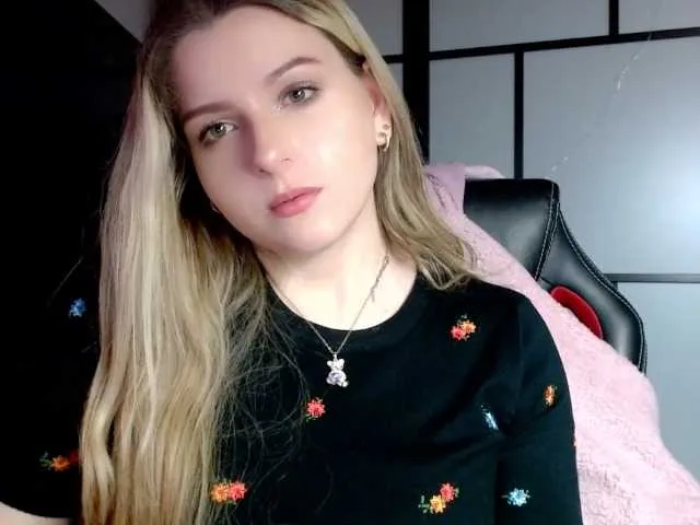 Live sex webcam photo for BritneyBlond #290449912