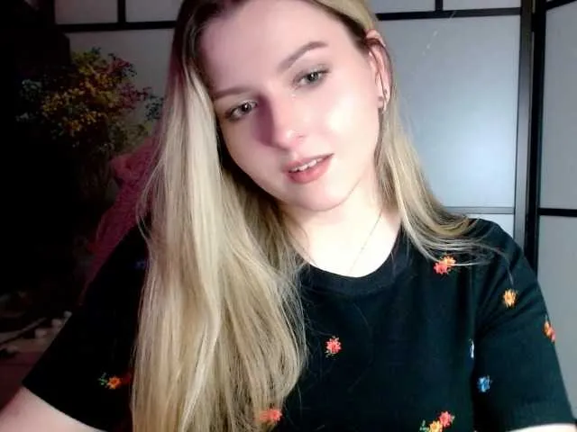 Live sex webcam photo for BritneyBlond #290491138