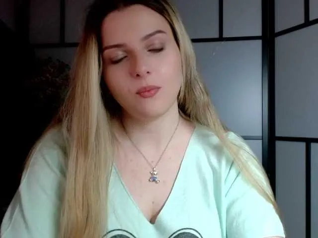 Live sex webcam photo for BritneyBlond #290516559
