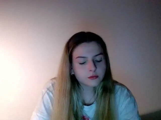 Live sex webcam photo for BritneyBlond #290903811