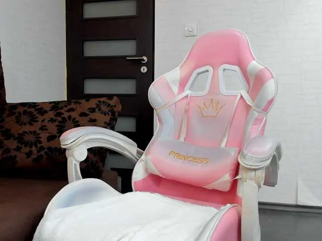 Live sex webcam photo for BritneyCharm #290914048