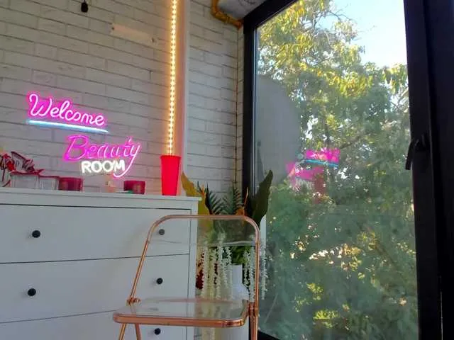 Live sex webcam photo for BritneyCharm #291526586