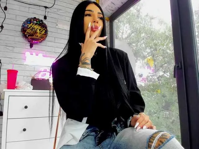 Live sex webcam photo for BritneyCharm #292000014