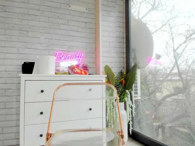 Live sex webcam photo for BritneyCharm #292462158