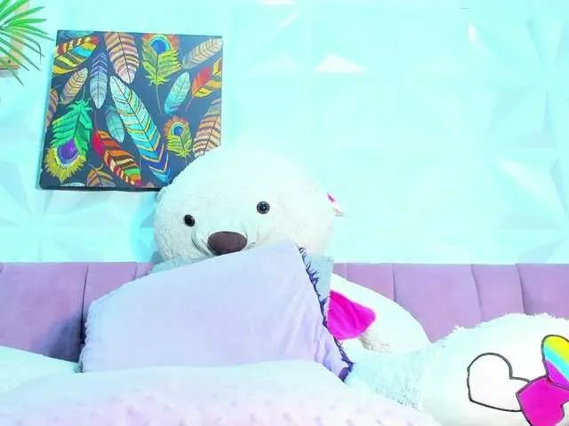 Live sex webcam photo for Briyit-Doll #291567376
