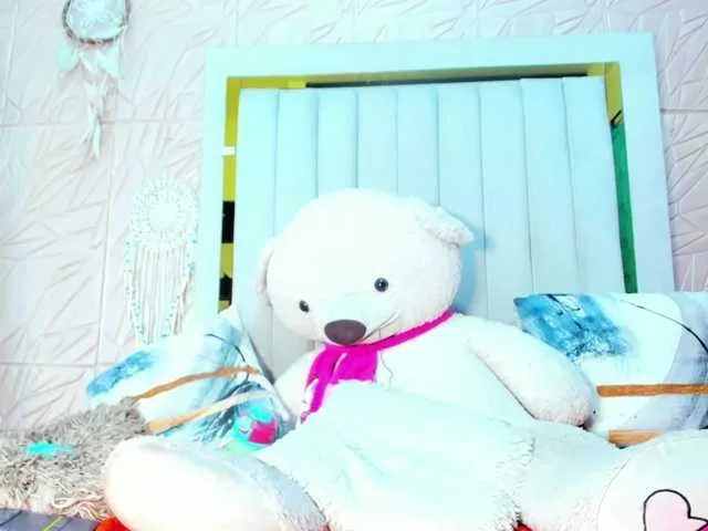 Live sex webcam photo for Briyit-Doll #291786946