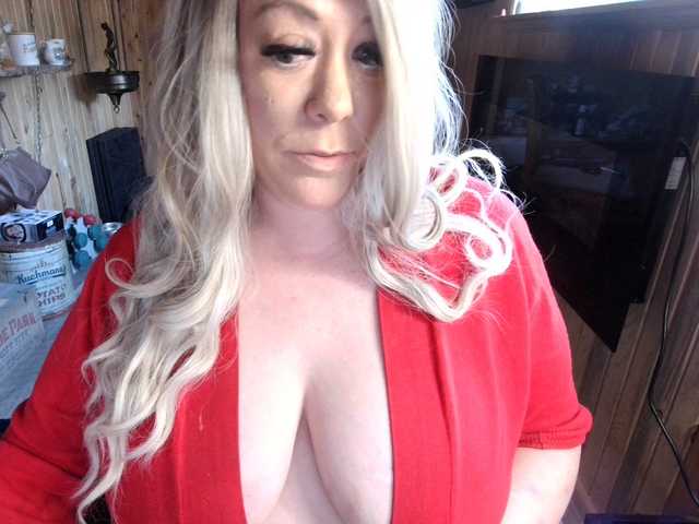 Live sex webcam photo for BrookeRides #287923386