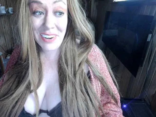 Live sex webcam photo for BrookeRides #290545382