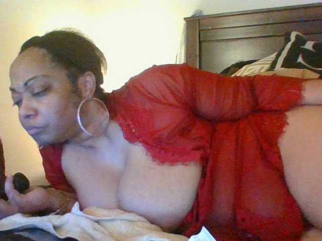 Live sex webcam photo for BrownRrenee #275943596