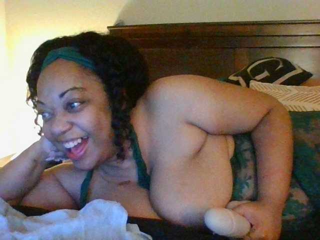 Live sex webcam photo for BrownRrenee #276496312