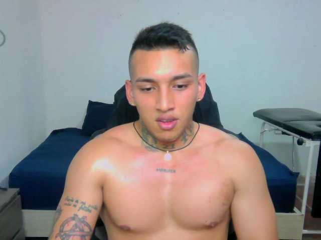 Live sex webcam photo for BryceBigcum #290363896