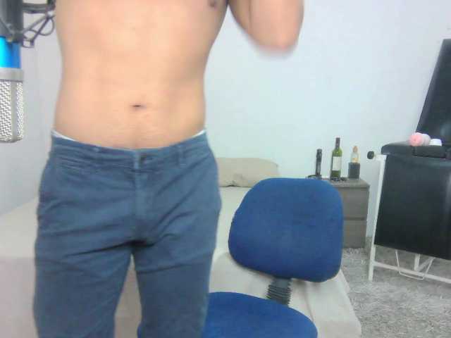 Live sex webcam photo for BryceBigcum #290601946