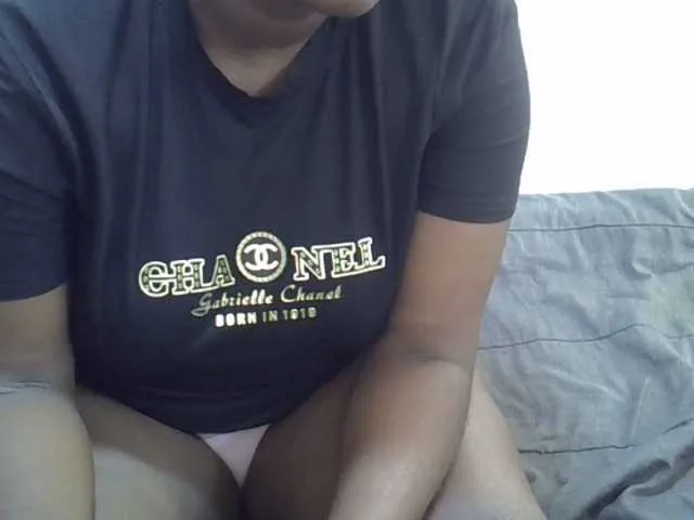 Live sex webcam photo for Bubblybooty #291238019