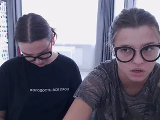 Live sex webcam photo for BugaGirls #178251136