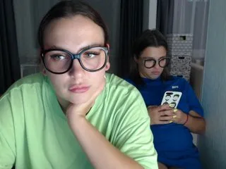 Live sex webcam photo for BugaGirls #178690160