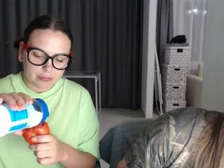 Live sex webcam photo for BugaGirls #182217335