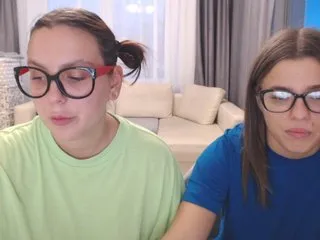 Live sex webcam photo for BugaGirls #183639033