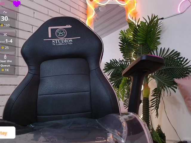 Live sex webcam photo for Bunni-tay #292049692