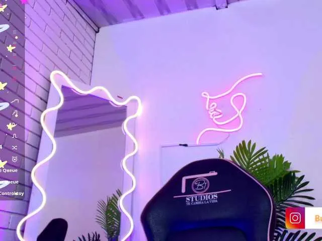 Live sex webcam photo for Bunni-tay #292235008