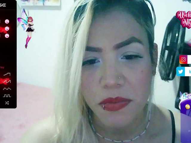 Live sex webcam photo for Bunnyblonn #277530594