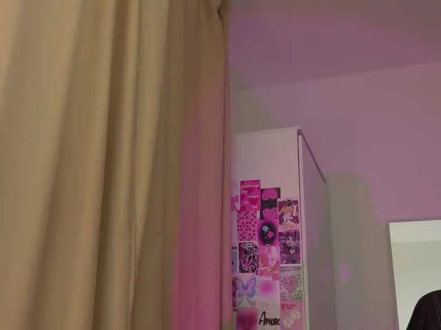 Live sex webcam photo for Businkaa #290331356