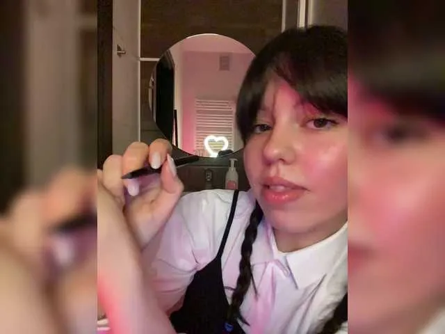 Live sex webcam photo for Businkaa #291800319