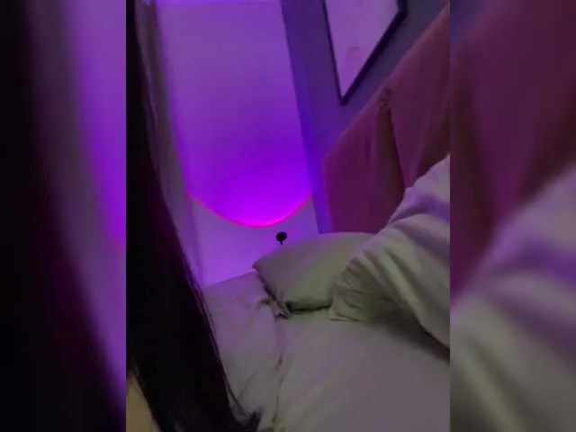 Live sex webcam photo for Businkaa #292043945