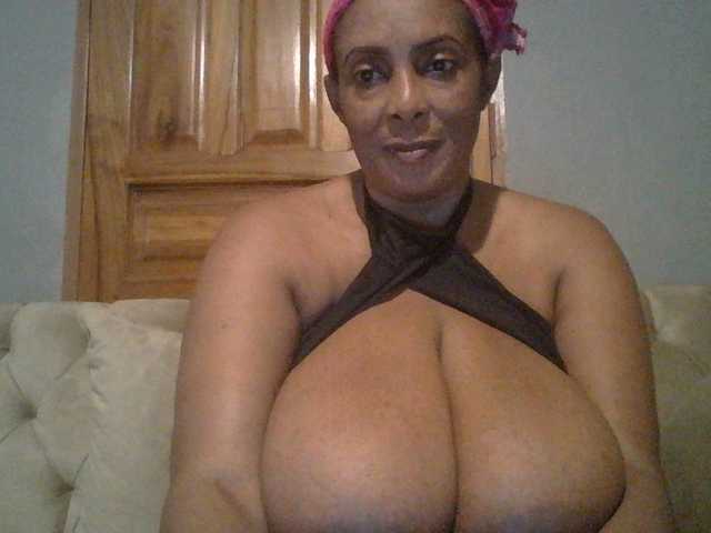 Live sex webcam photo for Busty8 #290940781