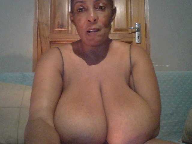 Live sex webcam photo for Busty8 #291381210