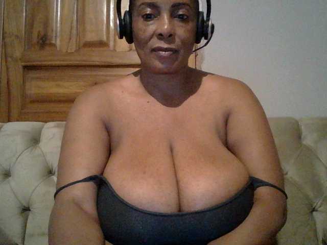 Live sex webcam photo for Busty8 #291748466