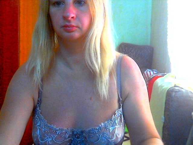 Live sex webcam photo for BustyBlondy #274289566