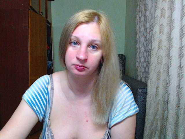 Live sex webcam photo for BustyBlondy #275445760