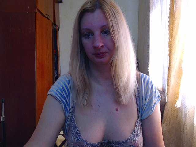 Live sex webcam photo for BustyBlondy #275497434