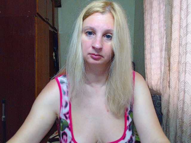 Live sex webcam photo for BustyBlondy #275662558