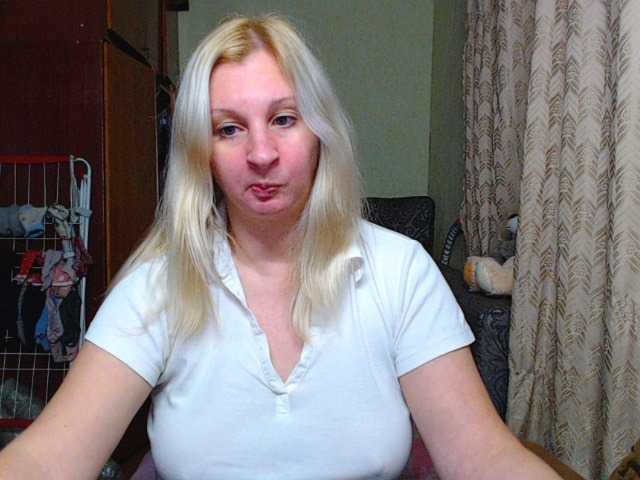 Live sex webcam photo for BustyBlondy #277216756