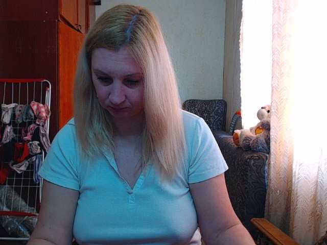 Live sex webcam photo for BustyBlondy #277514031