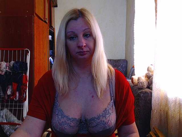 Live sex webcam photo for BustyBlondy #277567363