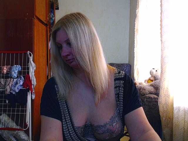 Live sex webcam photo for BustyBlondy #277649523