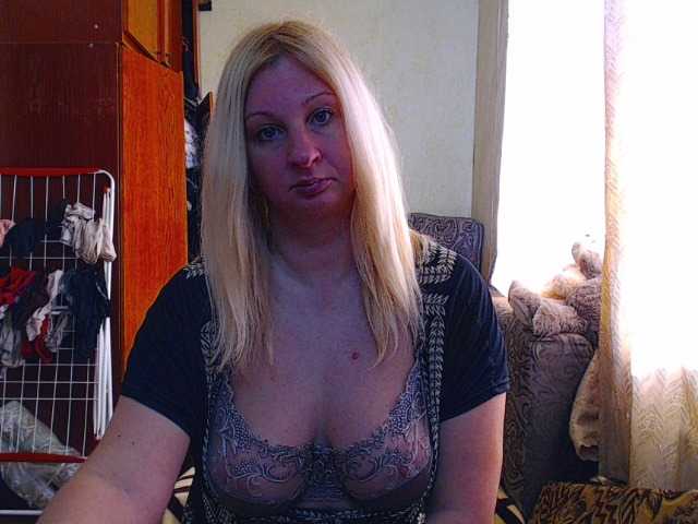 Live sex webcam photo for BustyBlondy #277688447